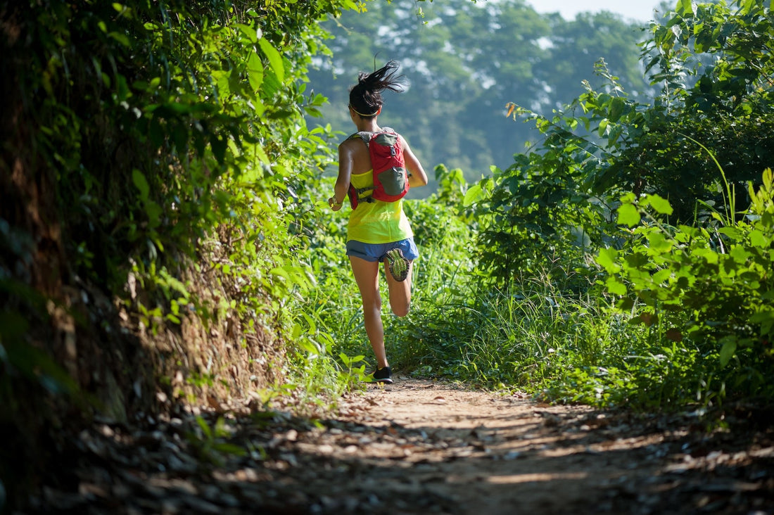 トレイルランニングシューズの選び方：快適で安全なランニングのために - Outdoor Path | アウトドアレンタルの"ドアパス" 公式ストア
